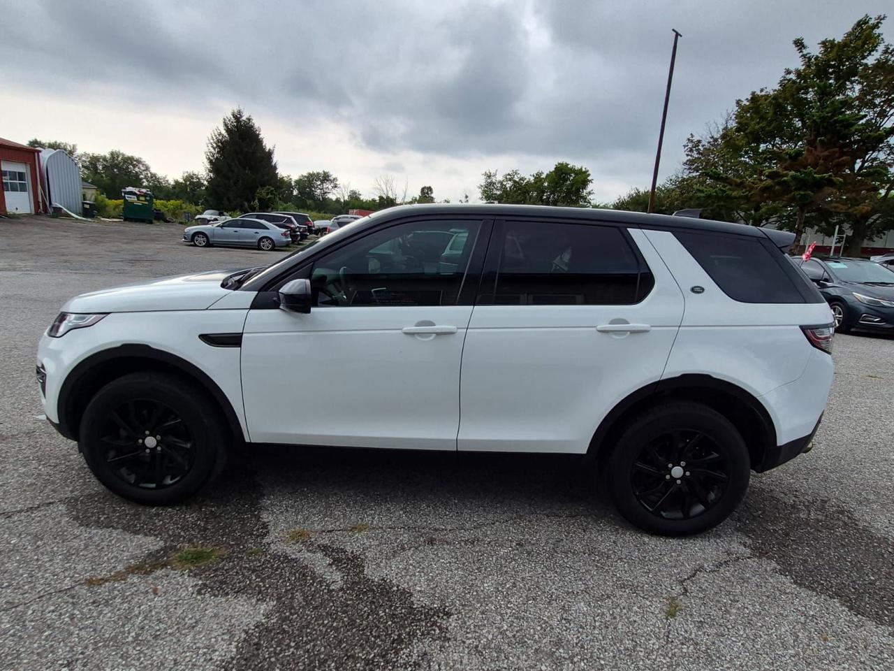2017 Land Rover Discovery Sport 4WD 4dr HSE Photo3