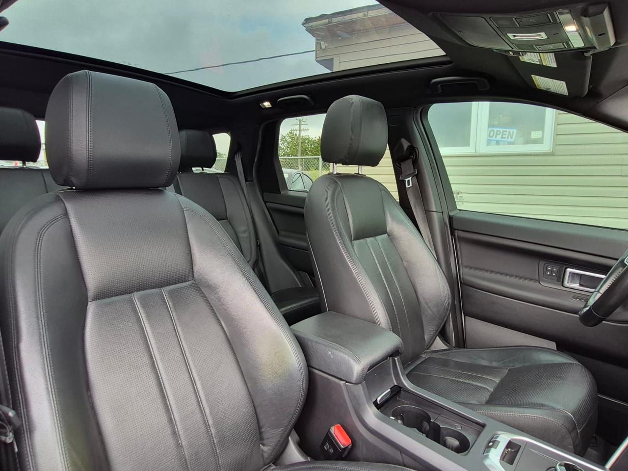 2017 Land Rover Discovery Sport 4WD 4dr HSE Photo