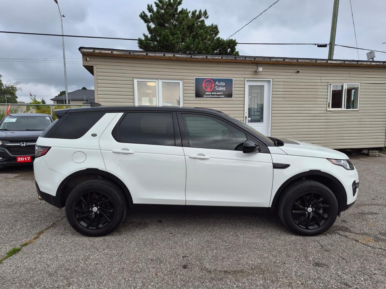 2017 Land Rover Discovery Sport 4WD 4dr HSE Photo