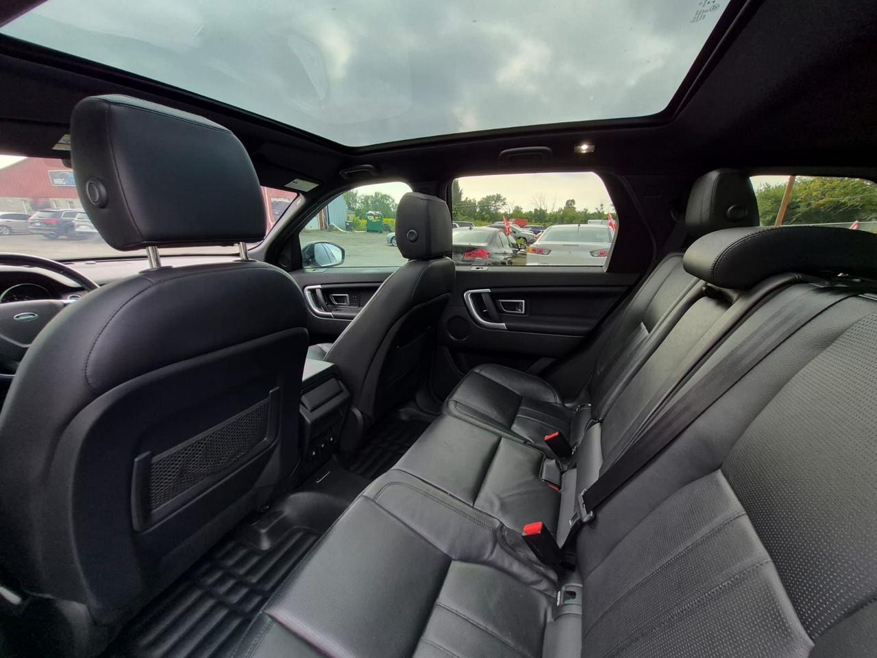 2017 Land Rover Discovery Sport 4WD 4dr HSE Photo