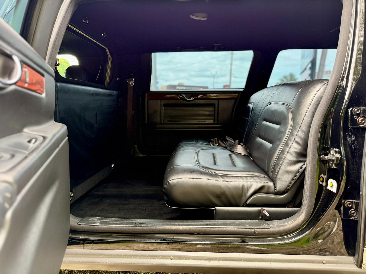 2002 Cadillac DeVille 4dr Krystal Kouch Limousine Photo