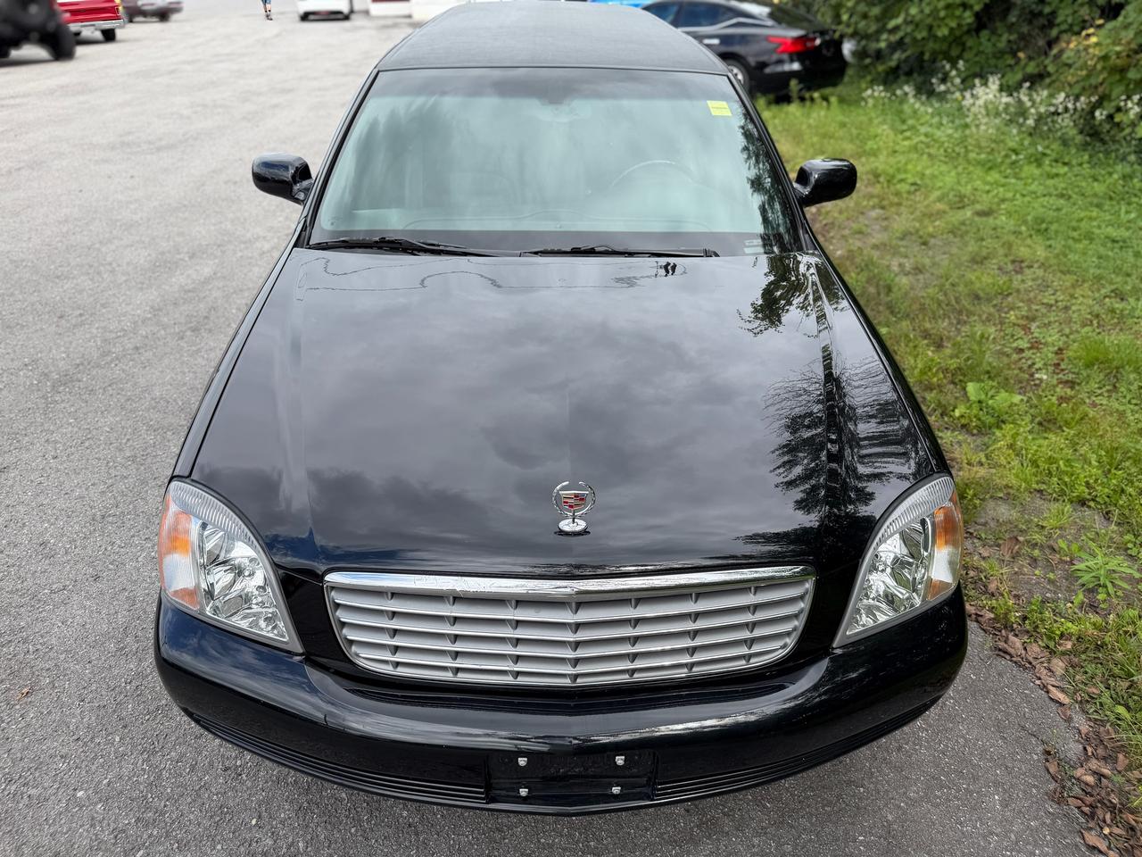 2002 Cadillac DeVille 4dr Krystal Kouch Limousine Photo