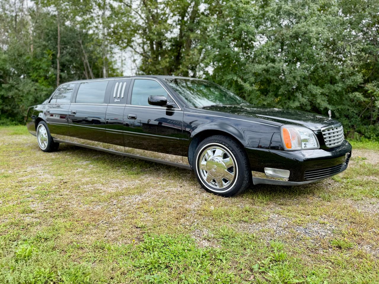 2002 Cadillac DeVille 4dr Krystal Kouch Limousine - Photo #1