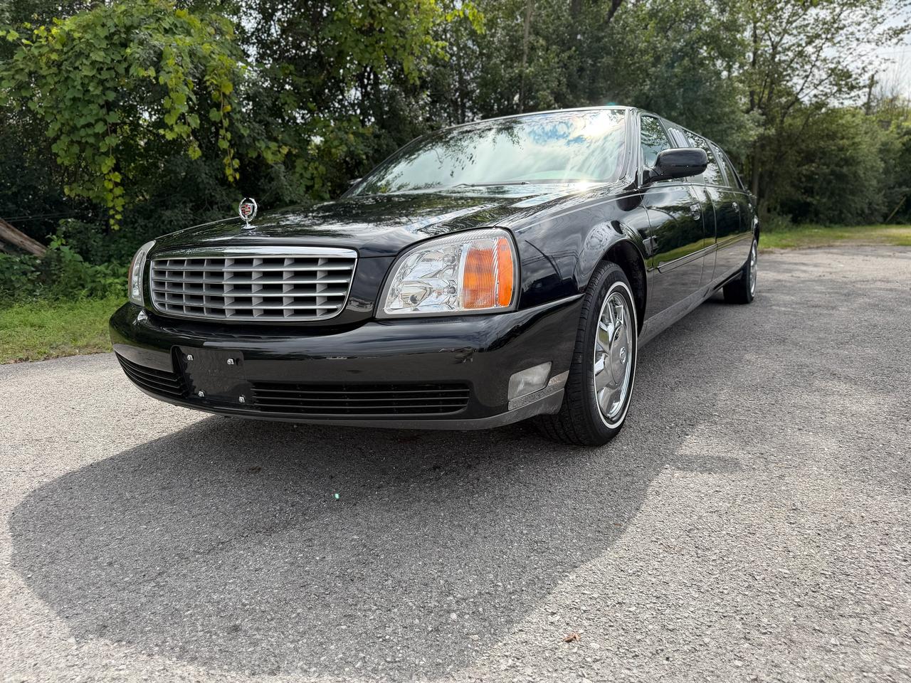 2002 Cadillac DeVille 4dr Krystal Kouch Limousine Photo