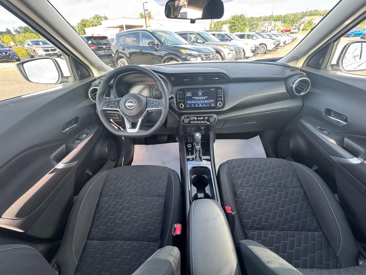 2024 Nissan Kicks SV FWD Photo