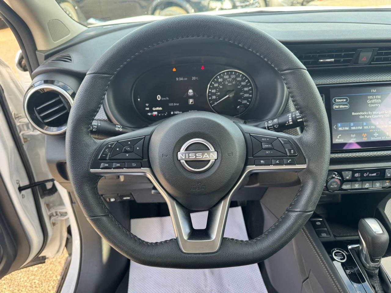 2024 Nissan Kicks SV FWD Photo