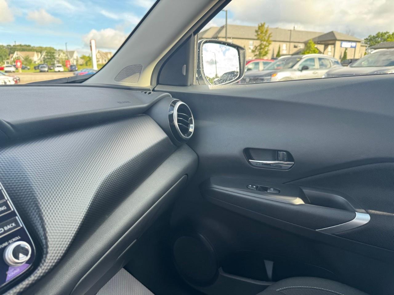 2024 Nissan Kicks SV FWD Photo