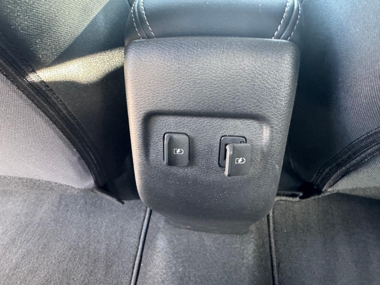 2024 Nissan Kicks SV FWD Photo