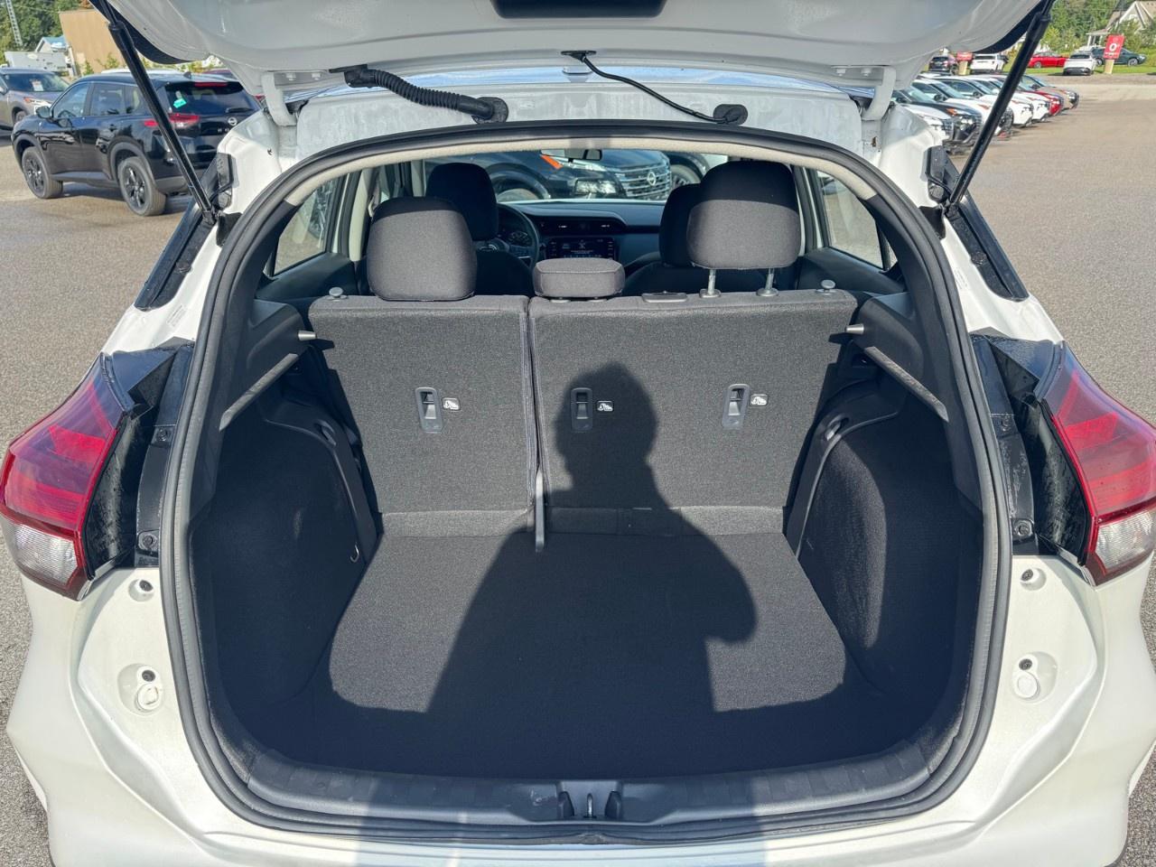 2024 Nissan Kicks SV FWD Photo