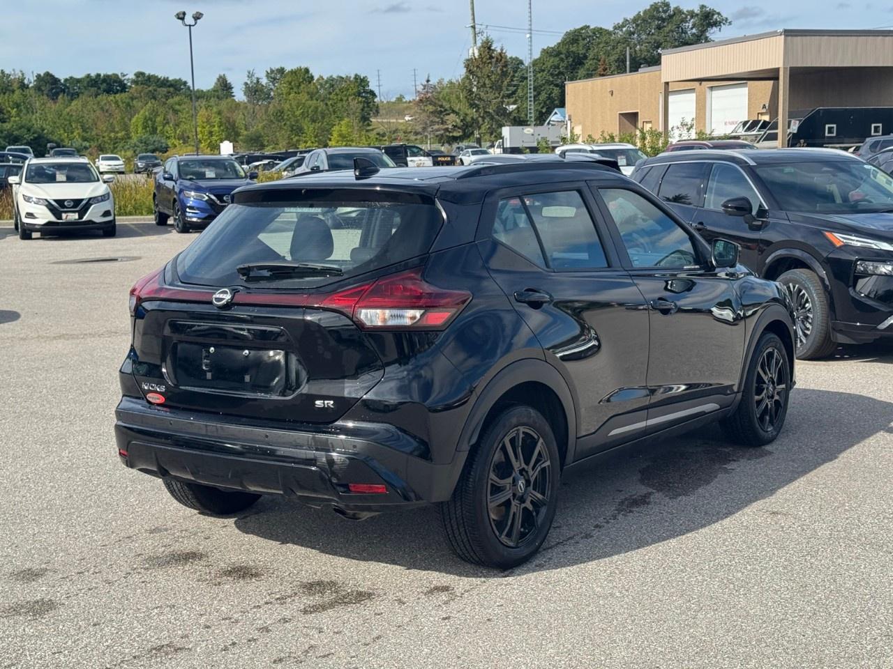 2024 Nissan Kicks SR FWD Photo2