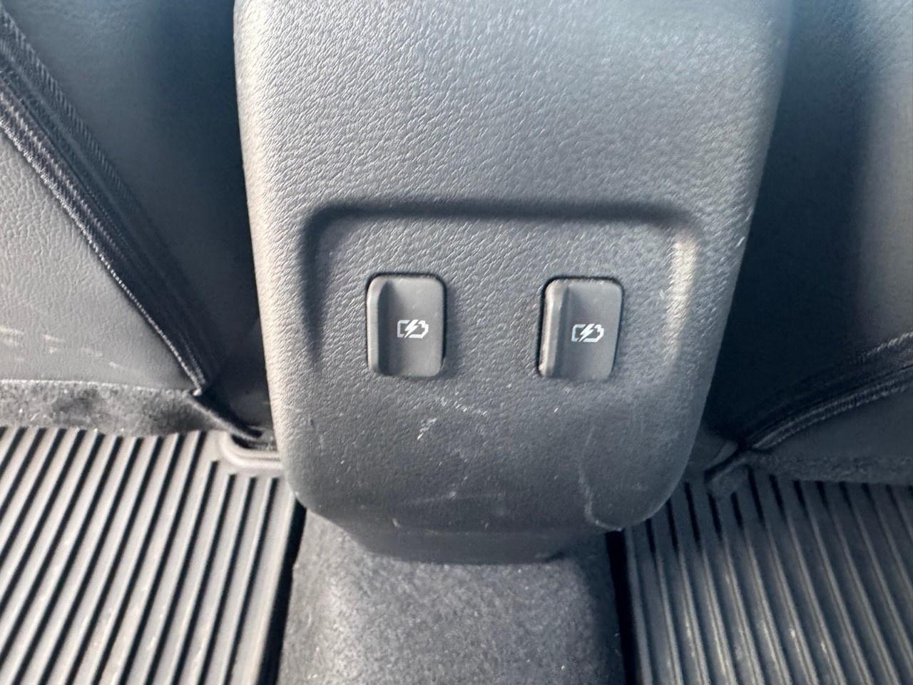 2024 Nissan Kicks SR FWD Photo