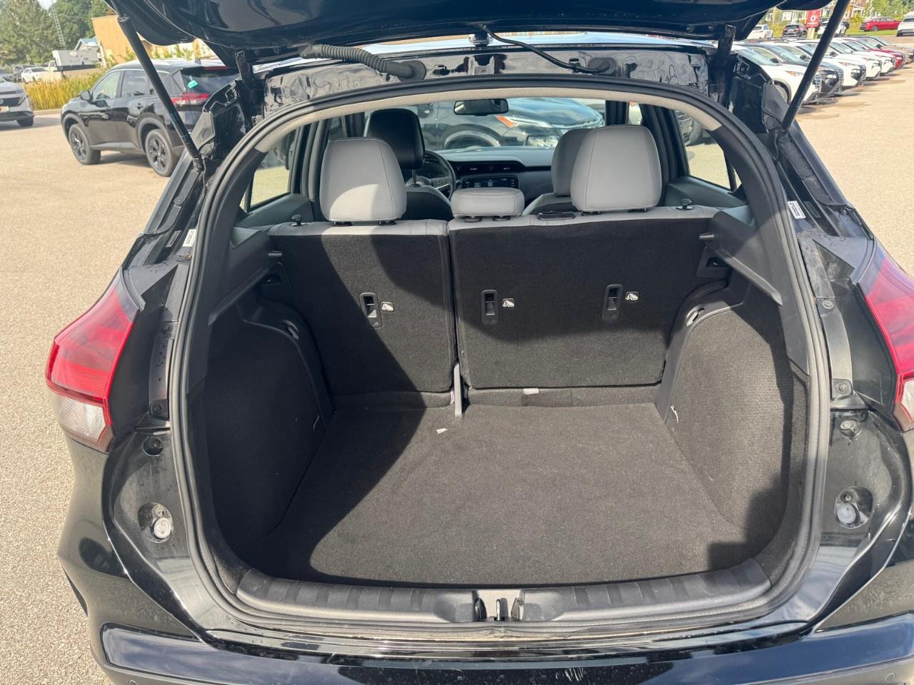 2024 Nissan Kicks SR FWD Photo