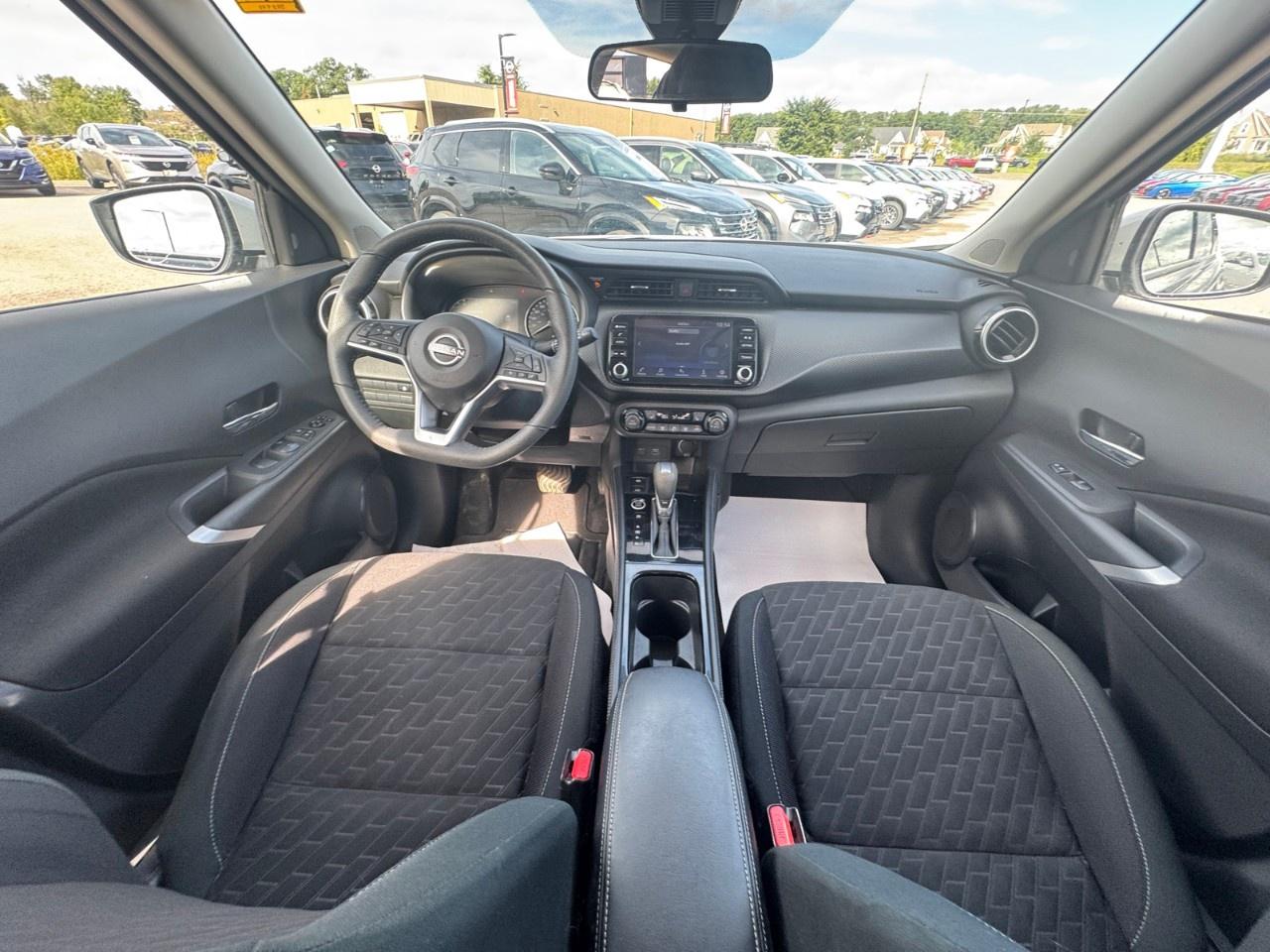 2024 Nissan Kicks SV FWD Photo