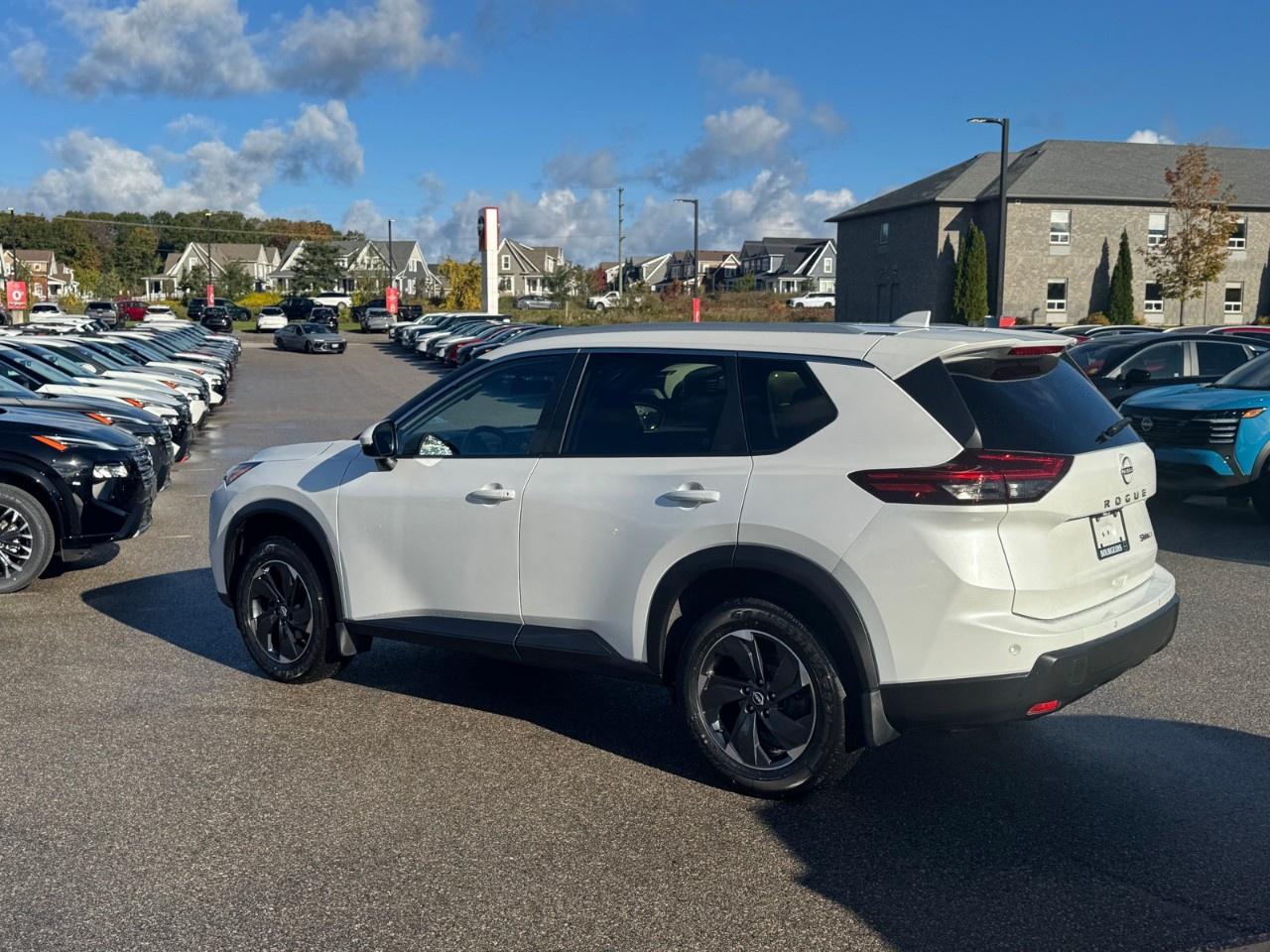 2024 Nissan Rogue AWD SV Moonroof Photo