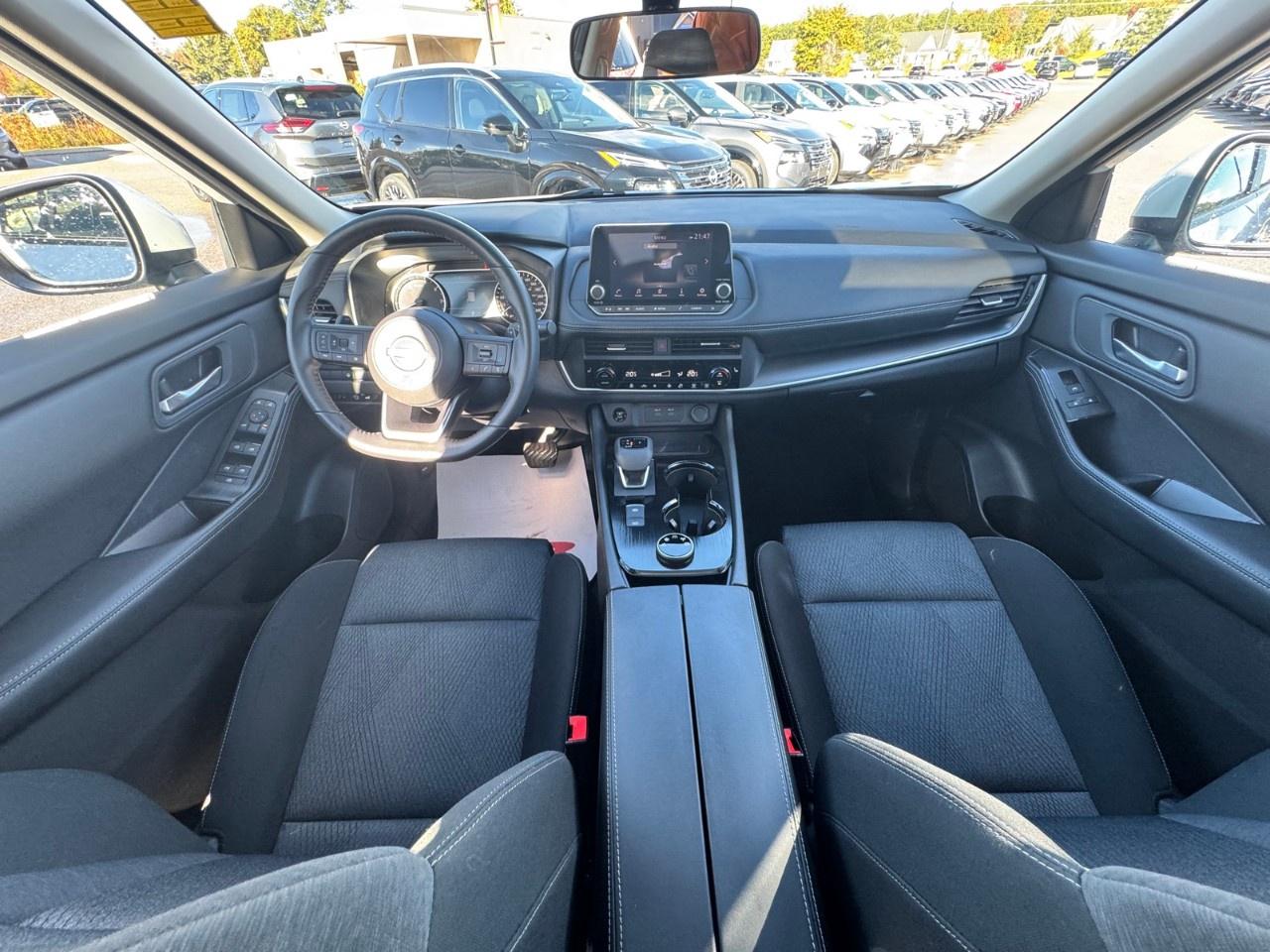 2024 Nissan Rogue AWD SV Moonroof Photo