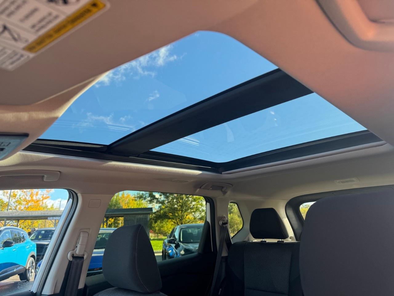 2024 Nissan Rogue AWD SV Moonroof Photo
