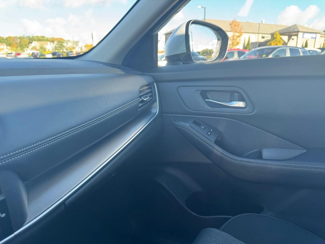 2024 Nissan Rogue AWD SV Moonroof Photo