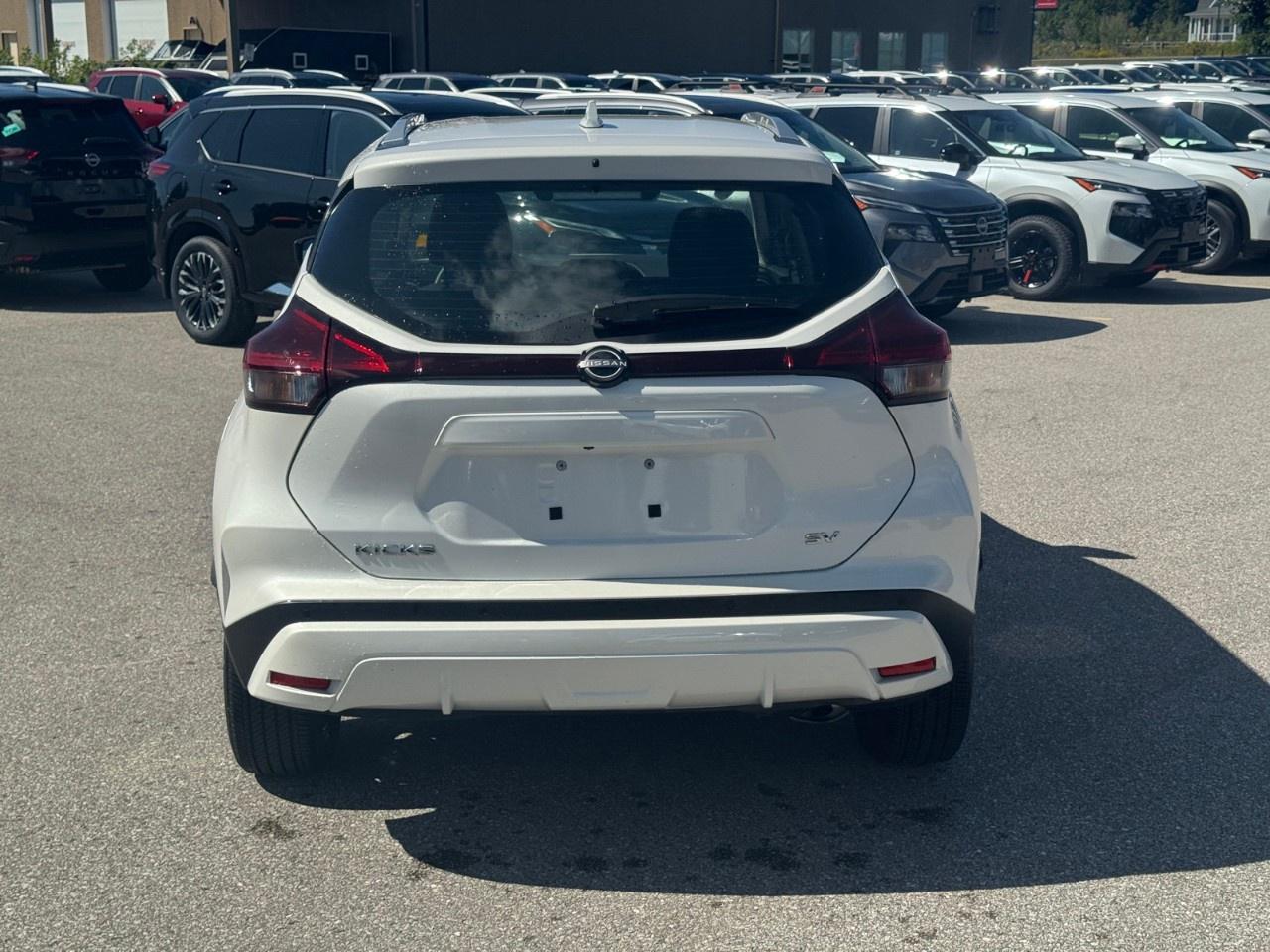 2024 Nissan Kicks SV FWD Photo