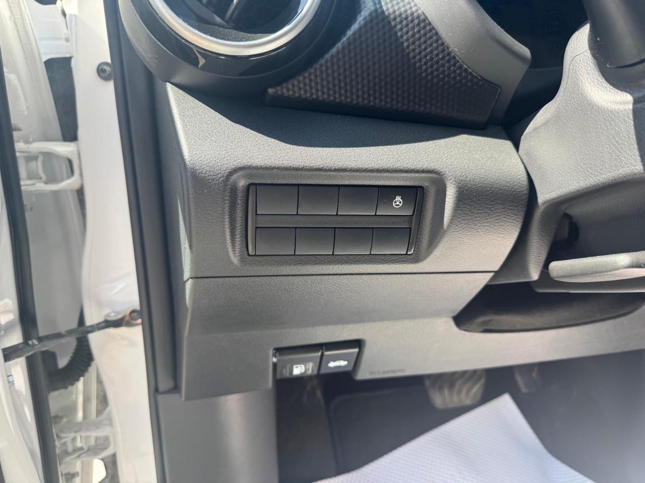 2024 Nissan Kicks SV FWD Photo
