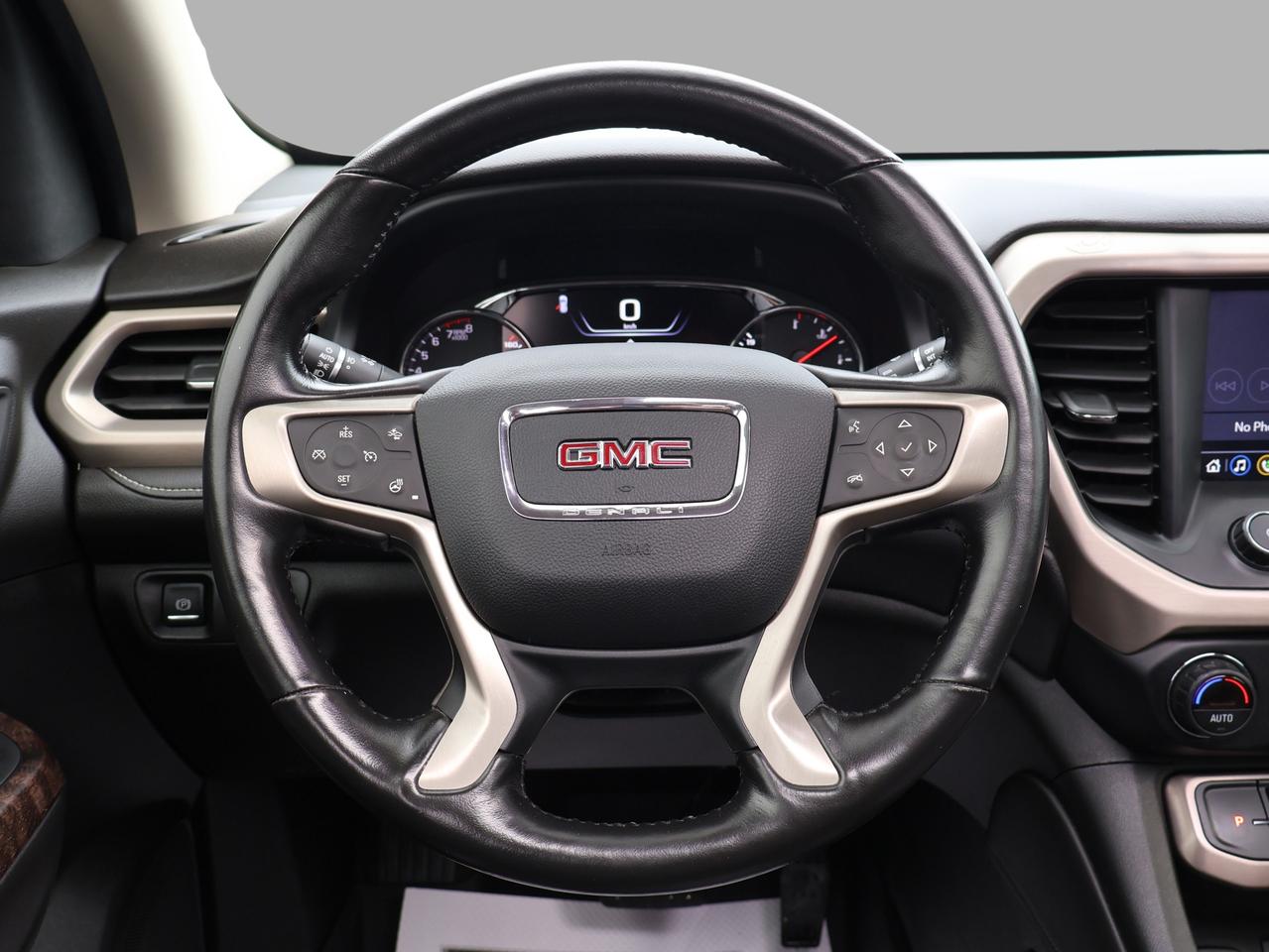 2020 GMC Acadia V6 DENALI AWD *SERVICE RECORDS* CAMERA NAV BLUETOOTH LEATHER HEATED SEATS PANO ROOF CRUISE ALLOYS Photo