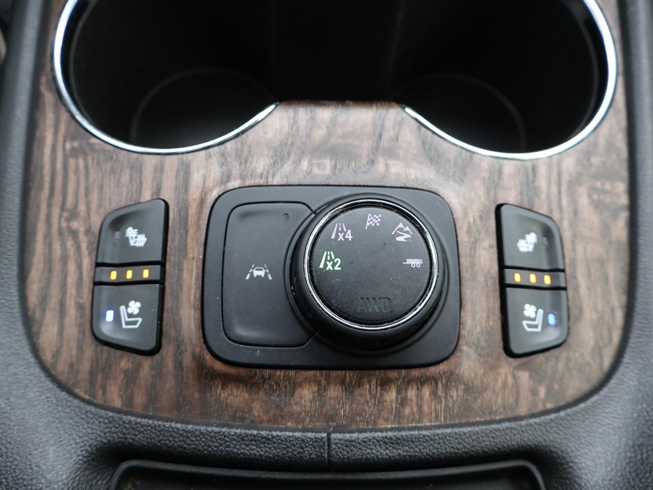 2020 GMC Acadia V6 DENALI AWD *SERVICE RECORDS* CAMERA NAV BLUETOOTH LEATHER HEATED SEATS PANO ROOF CRUISE ALLOYS Photo