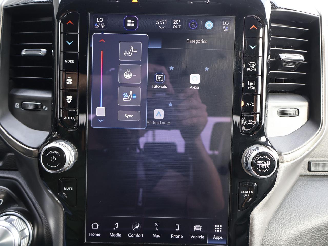 2022 RAM 1500 HEMI SPORT 4WD CREW *SERVICE RECORDS* NAV 360 CAMERA COOL/HEAT LEATHER SENSORS Photo
