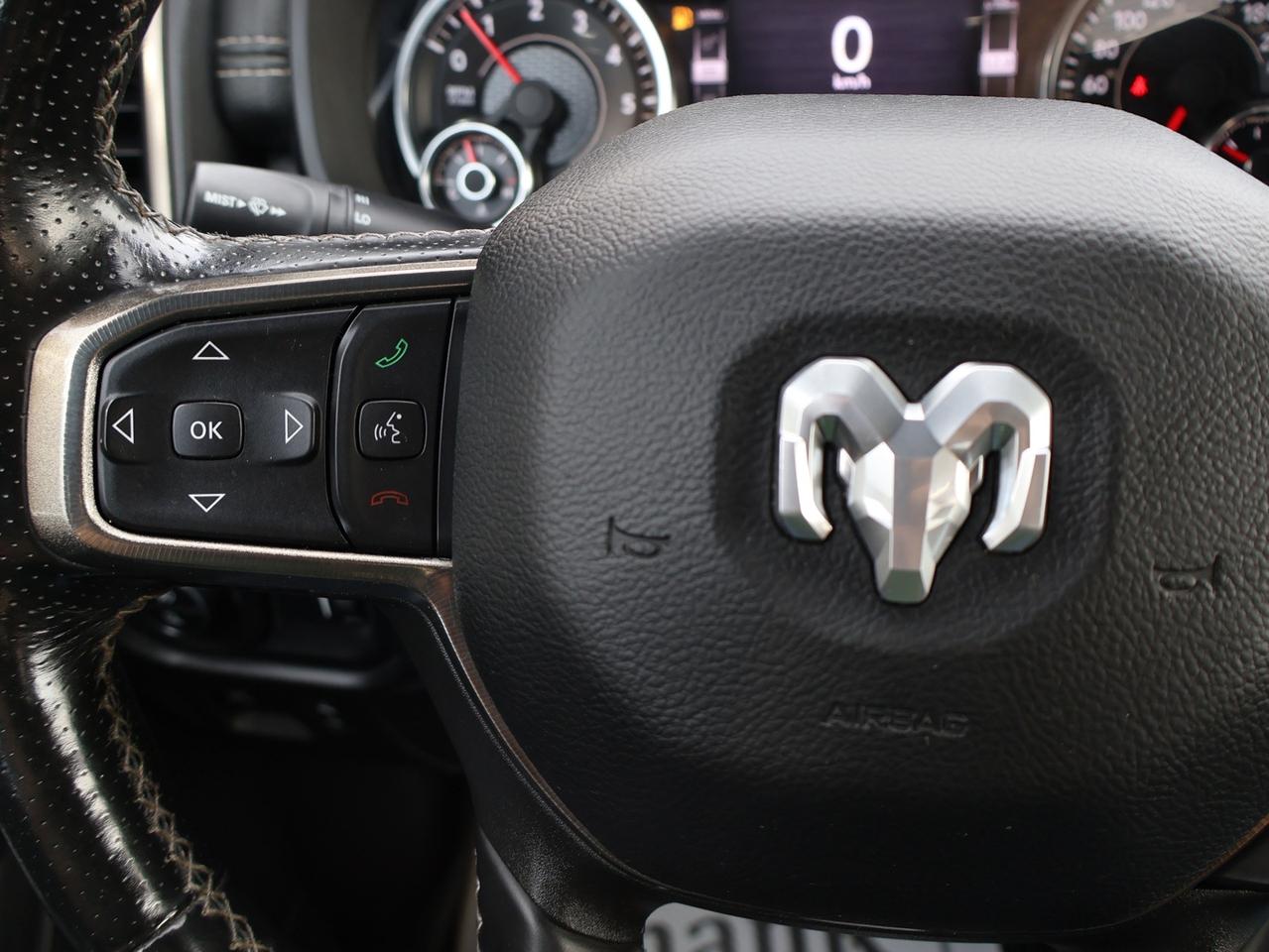 2022 RAM 1500 HEMI SPORT 4WD CREW *SERVICE RECORDS* NAV 360 CAMERA COOL/HEAT LEATHER SENSORS Photo