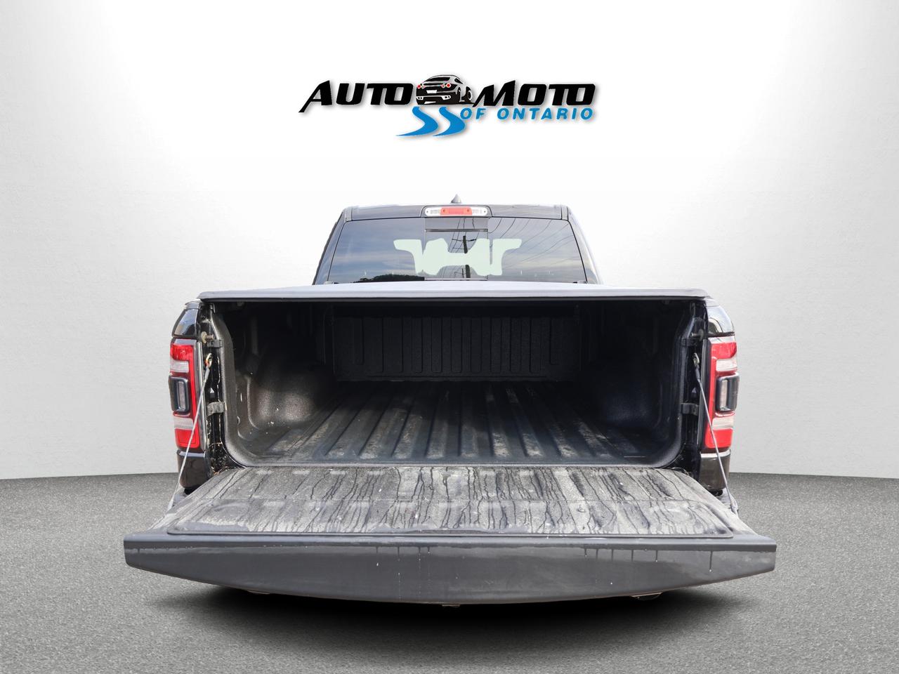 2022 RAM 1500 HEMI SPORT 4WD CREW *SERVICE RECORDS* NAV 360 CAMERA COOL/HEAT LEATHER SENSORS Photo