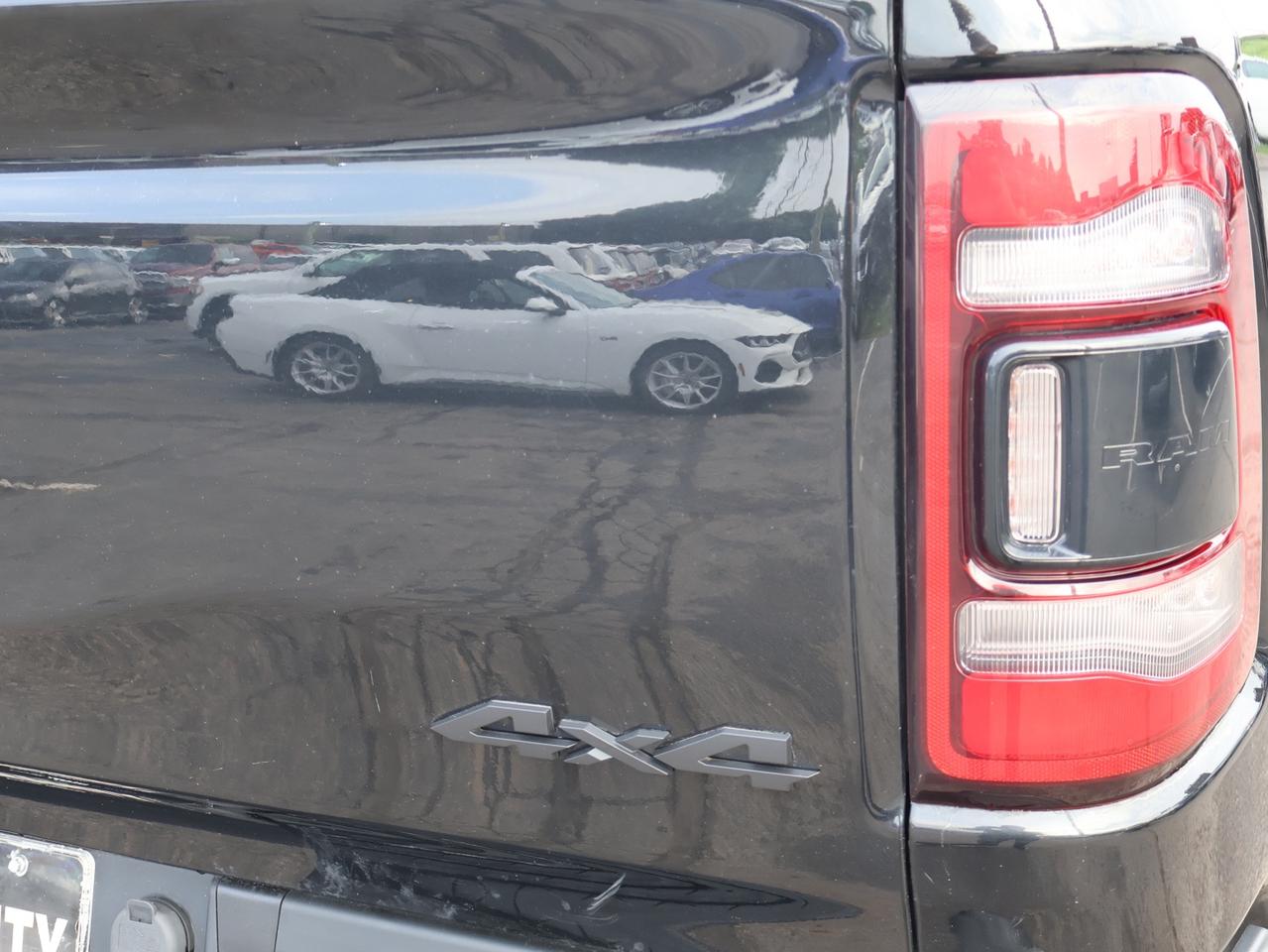 2022 RAM 1500 HEMI SPORT 4WD CREW *SERVICE RECORDS* NAV 360 CAMERA COOL/HEAT LEATHER SENSORS Photo