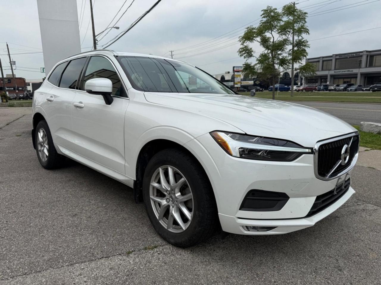2021 Volvo XC60 T6 MOMENTUM AWD /PANO SUNROOF /NAVI /BLIND SPOT Photo