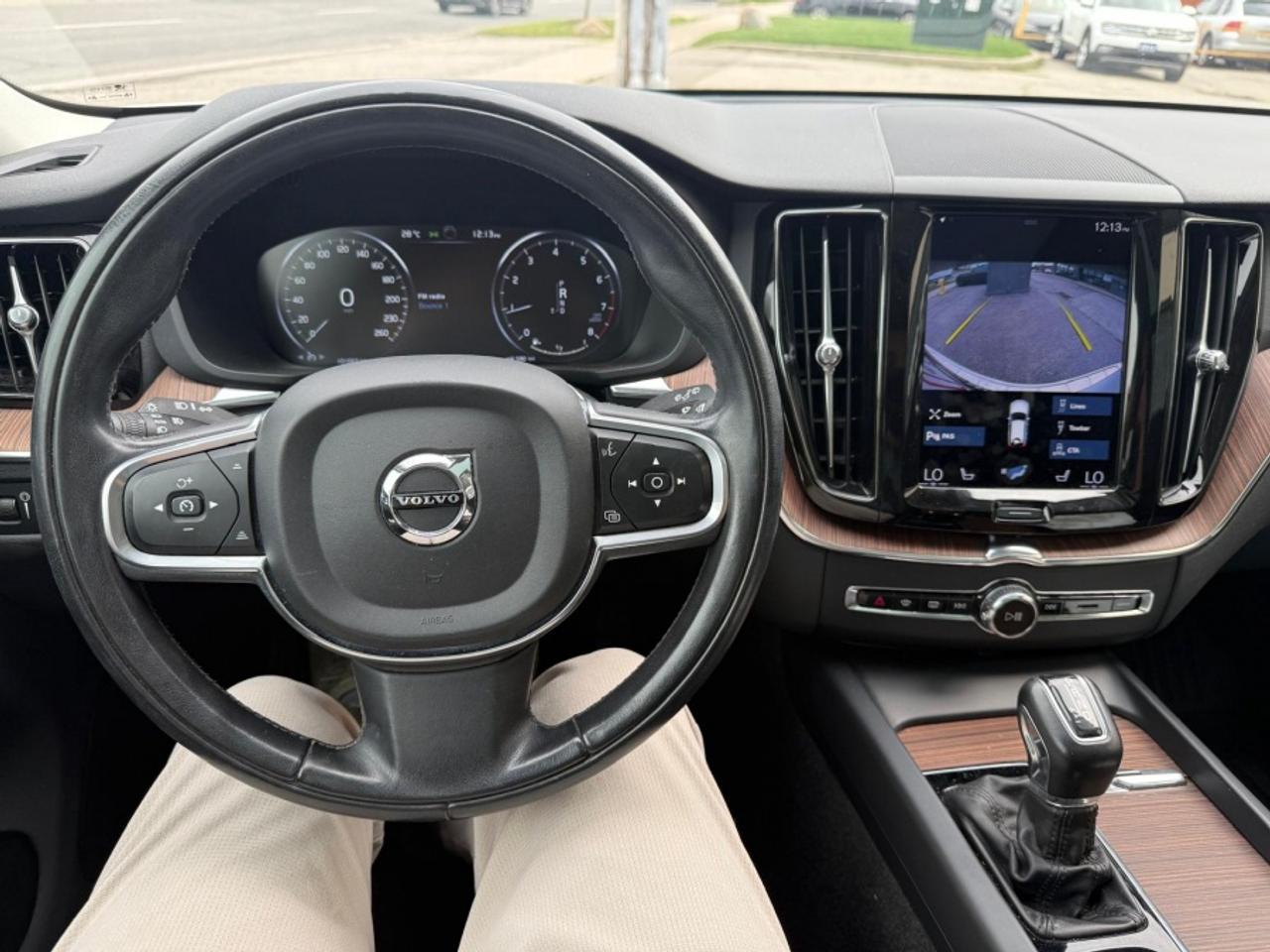 2021 Volvo XC60 T6 MOMENTUM AWD /PANO SUNROOF /NAVI /BLIND SPOT - Photo #14