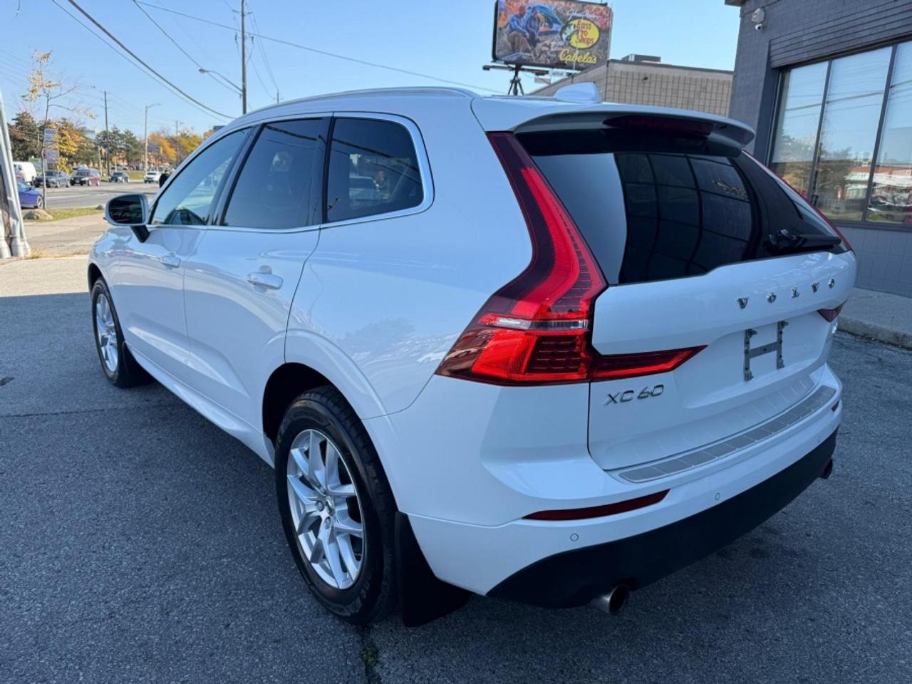2021 Volvo XC60 T6 MOMENTUM AWD /PANO SUNROOF /NAVI /BLIND SPOT Photo