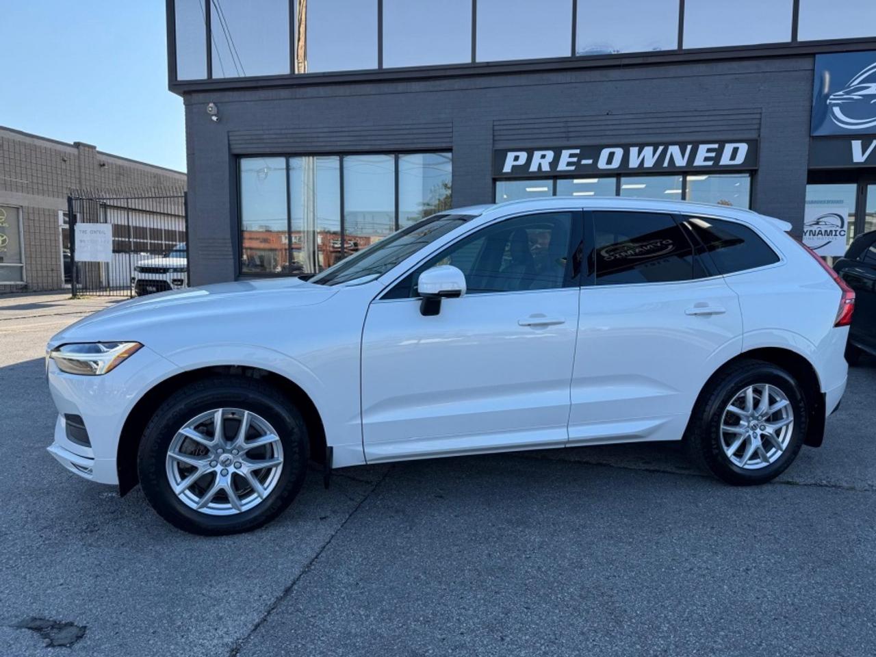 2021 Volvo XC60 T6 MOMENTUM AWD /PANO SUNROOF /NAVI /BLIND SPOT Photo