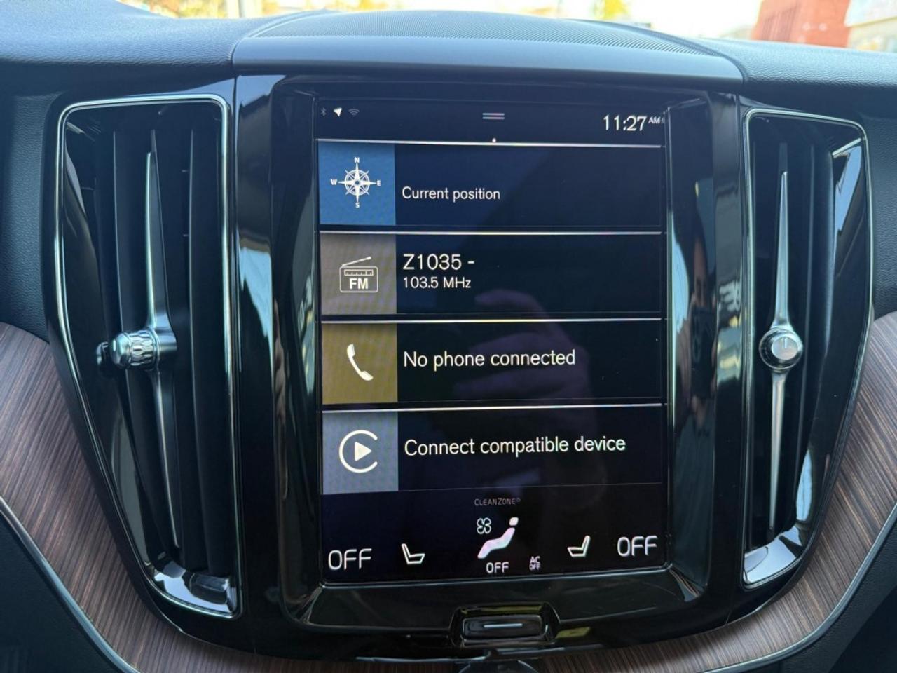 2021 Volvo XC60 T6 MOMENTUM AWD /PANO SUNROOF /NAVI /BLIND SPOT Photo