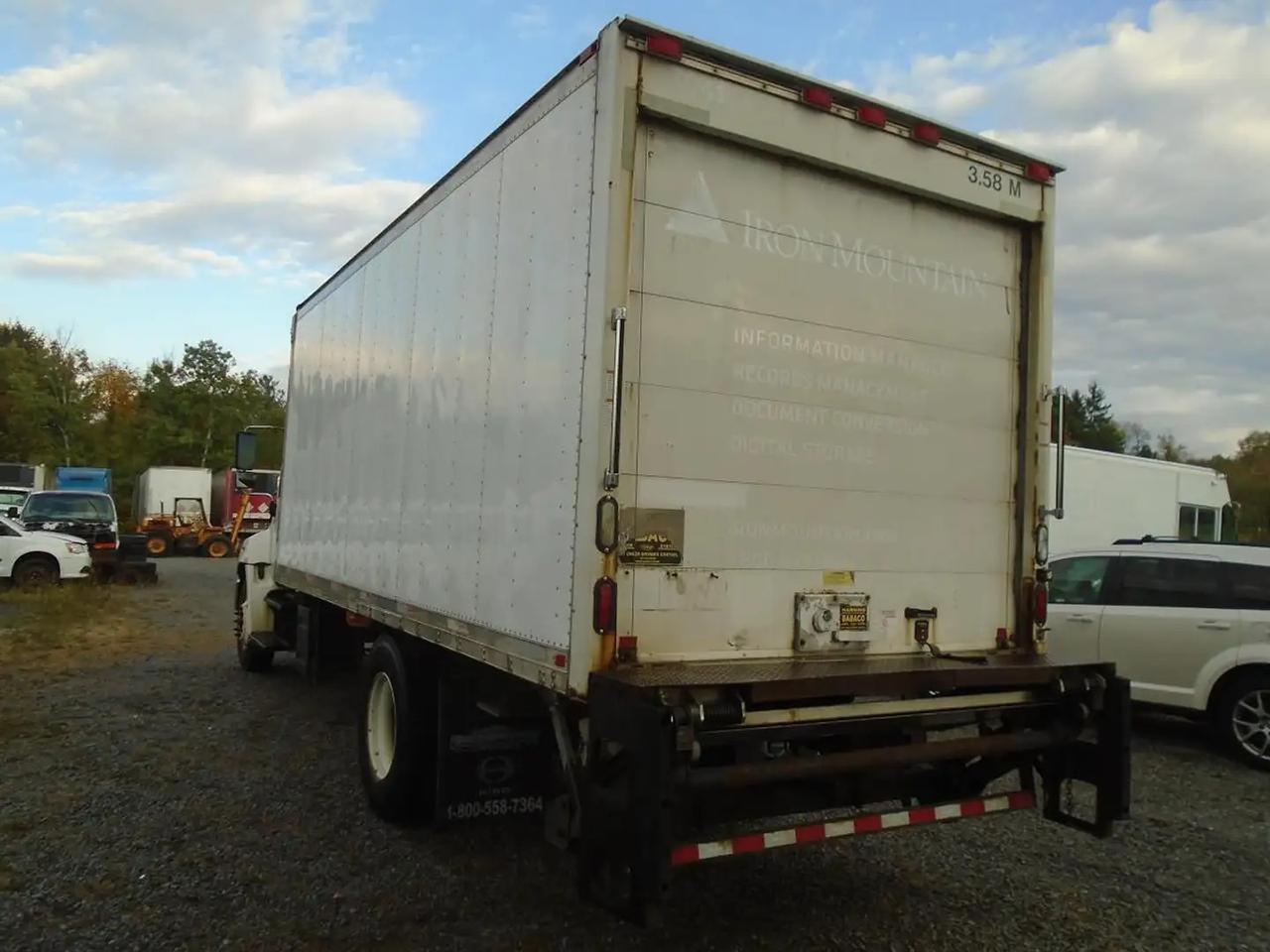 2013 Hino 268 Reefer Photo3