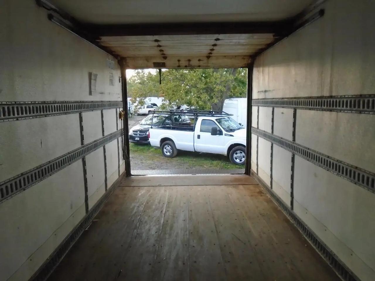 2013 Hino 268 Reefer Photo