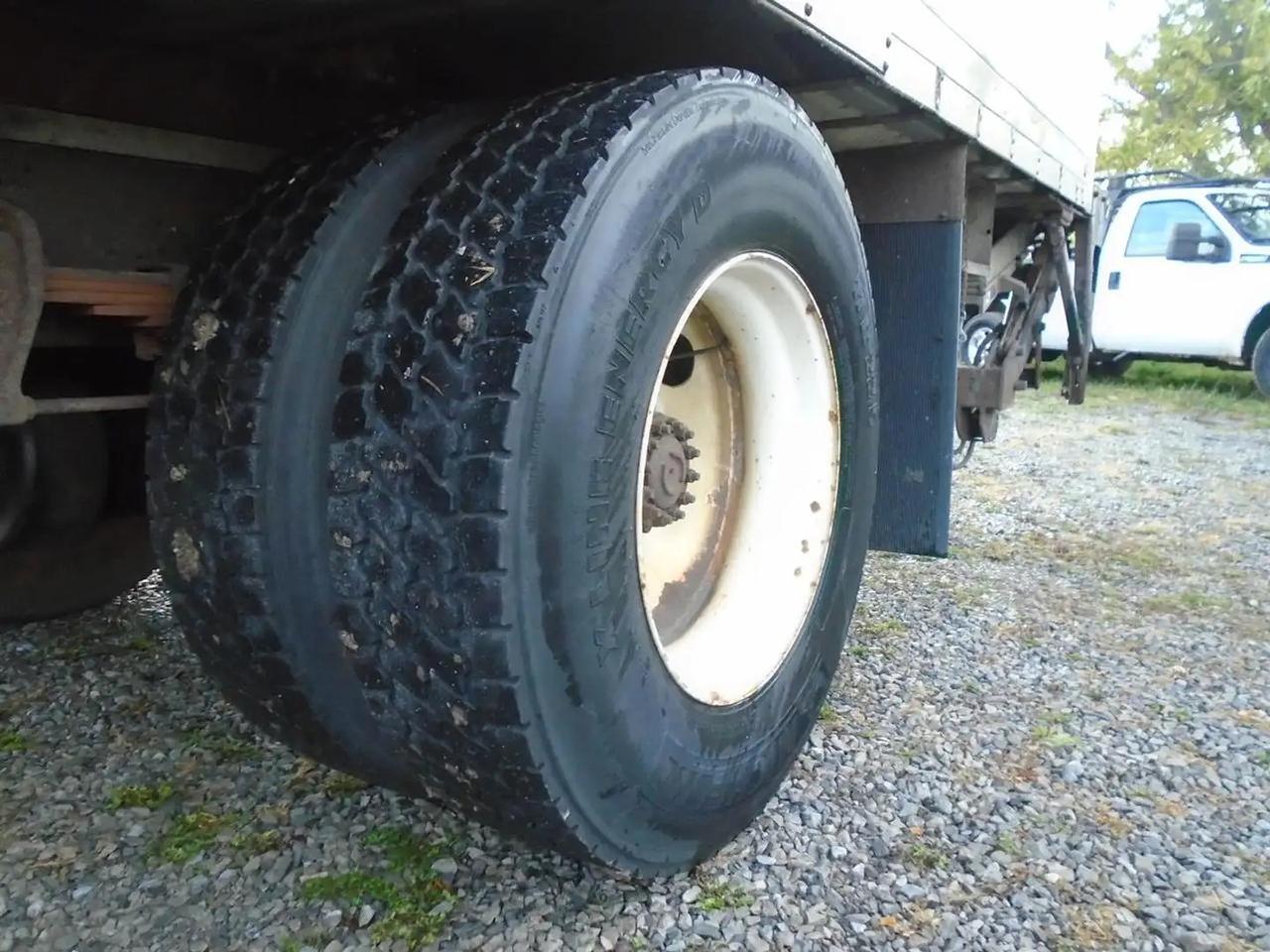 2013 Hino 268 Reefer Photo