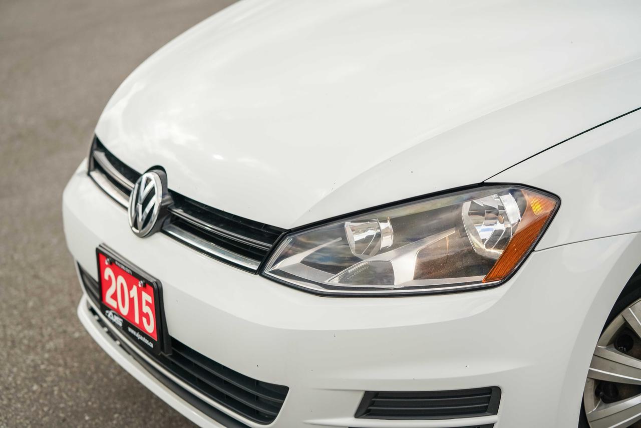 2015 Volkswagen Golf Sportwagen S Photo