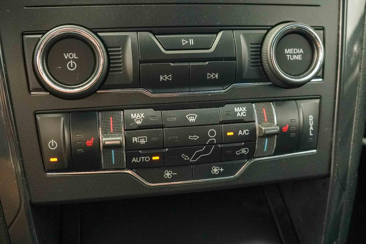 2018 Ford Explorer XLT Photo