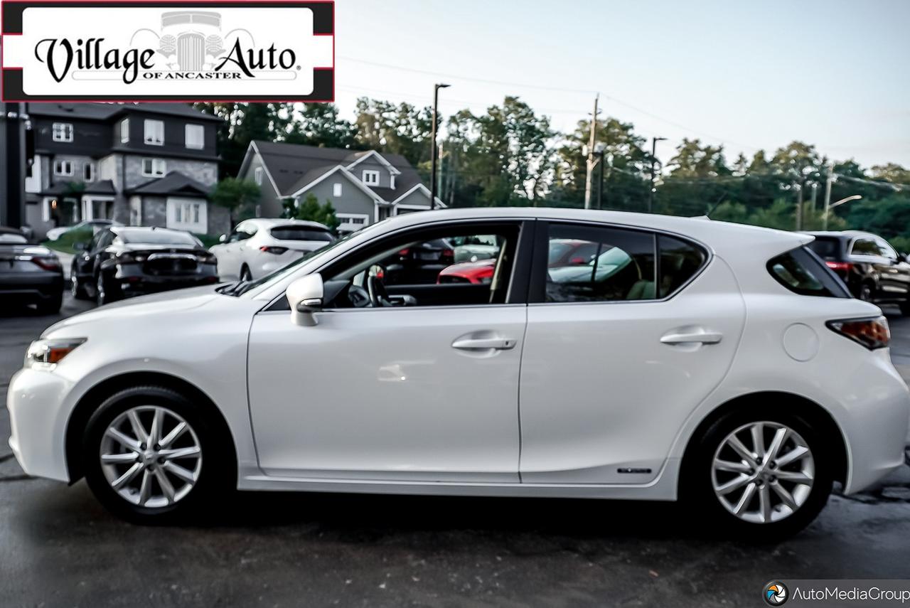2011 Lexus CT 200h FWD 4dr Hybrid - Photo #9