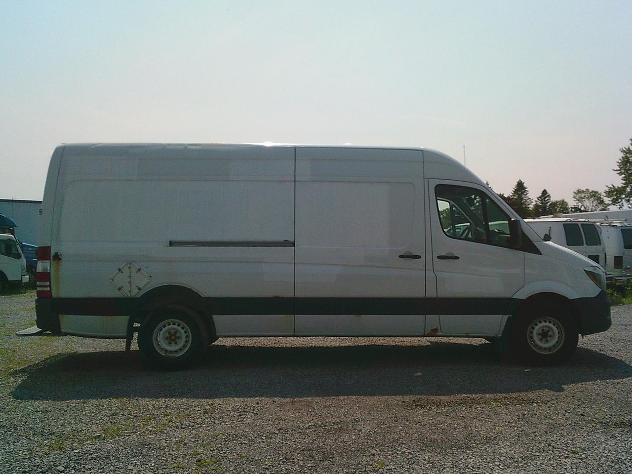 2014 Mercedes-Benz Sprinter 2500 14 FT/ BACKUP CAM/ SHELVES! Photo