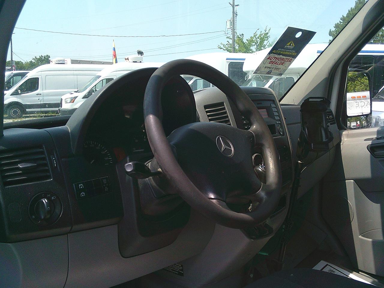 2014 Mercedes-Benz Sprinter 2500 14 FT/ BACKUP CAM/ SHELVES! Photo
