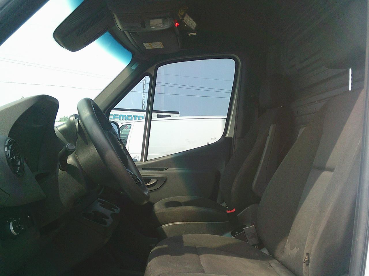 2019 Mercedes-Benz Sprinter 3500 14 FT/ BACKUP CAM Photo