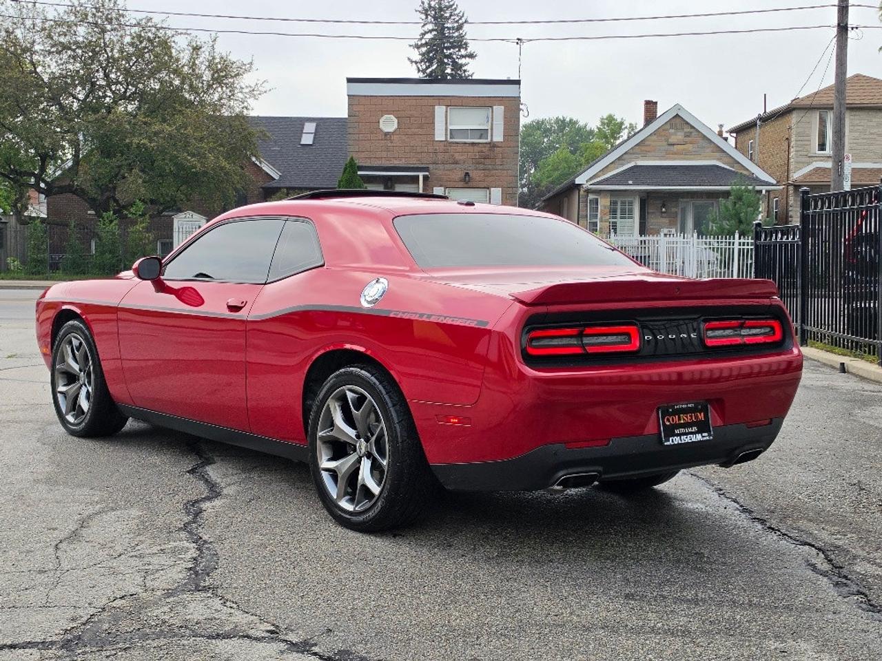 2017 Dodge Challenger SXT PLUS-NAVIGATION-LEATHER-SUNROOF-CERTIFIED Photo2