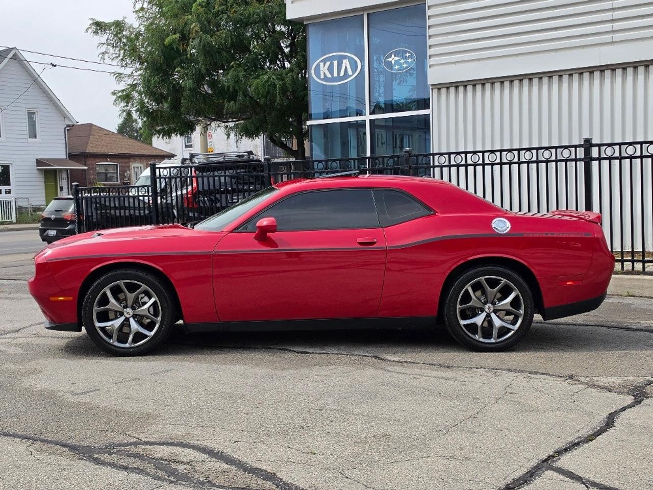 2017 Dodge Challenger SXT PLUS-NAVIGATION-LEATHER-SUNROOF-CERTIFIED Photo