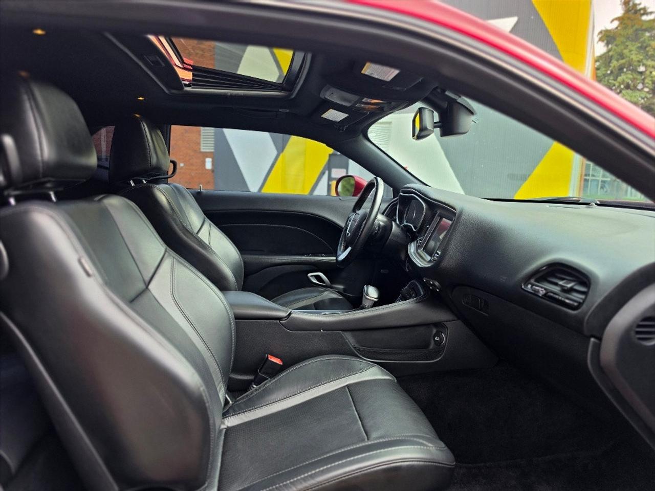2017 Dodge Challenger SXT PLUS-NAVIGATION-LEATHER-SUNROOF-CERTIFIED Photo