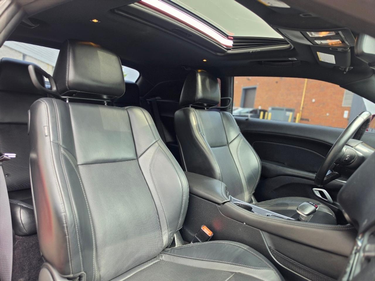 2017 Dodge Challenger SXT PLUS-NAVIGATION-LEATHER-SUNROOF-CERTIFIED Photo