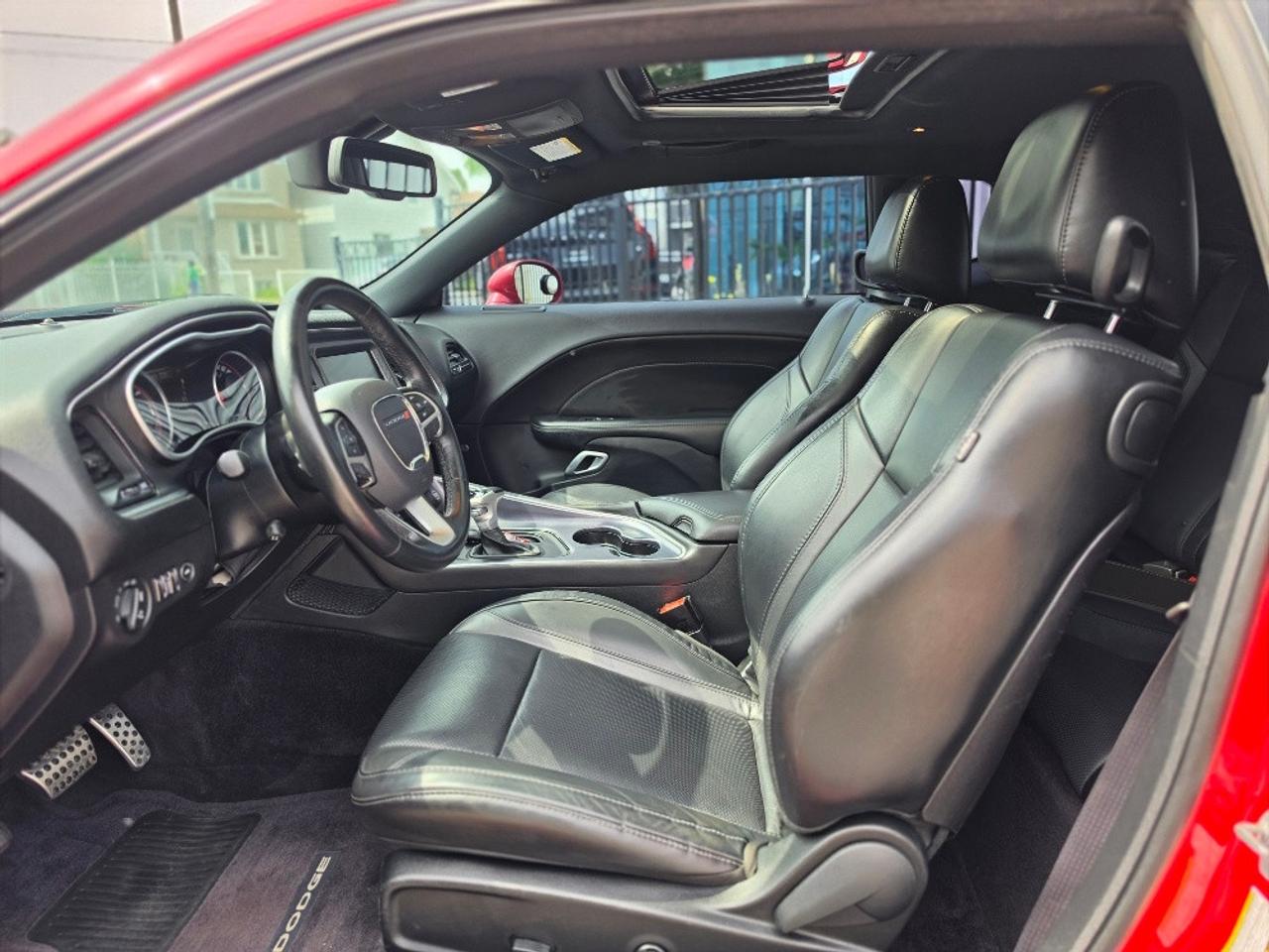 2017 Dodge Challenger SXT PLUS-NAVIGATION-LEATHER-SUNROOF-CERTIFIED Photo