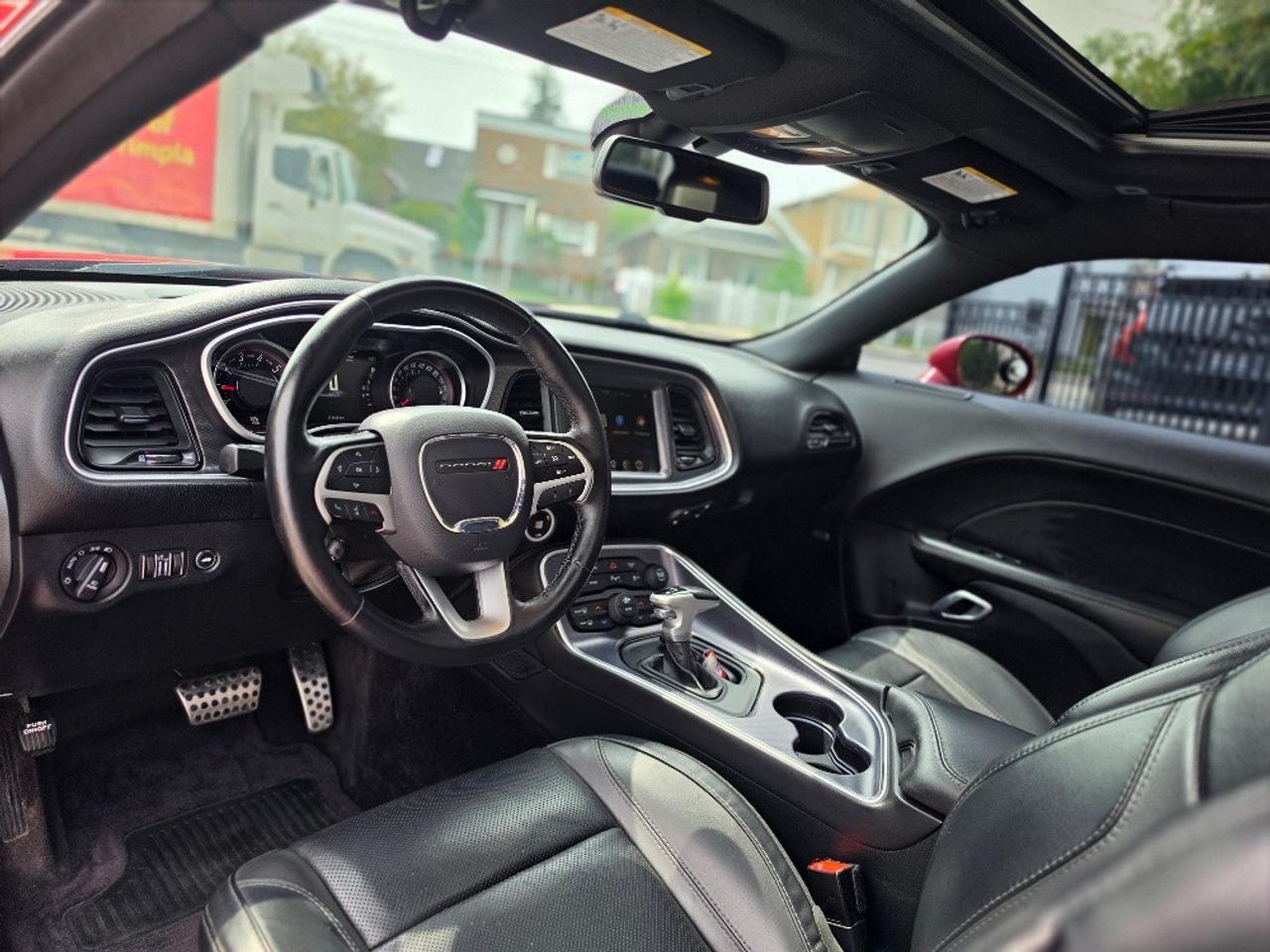 2017 Dodge Challenger SXT PLUS-NAVIGATION-LEATHER-SUNROOF-CERTIFIED Photo