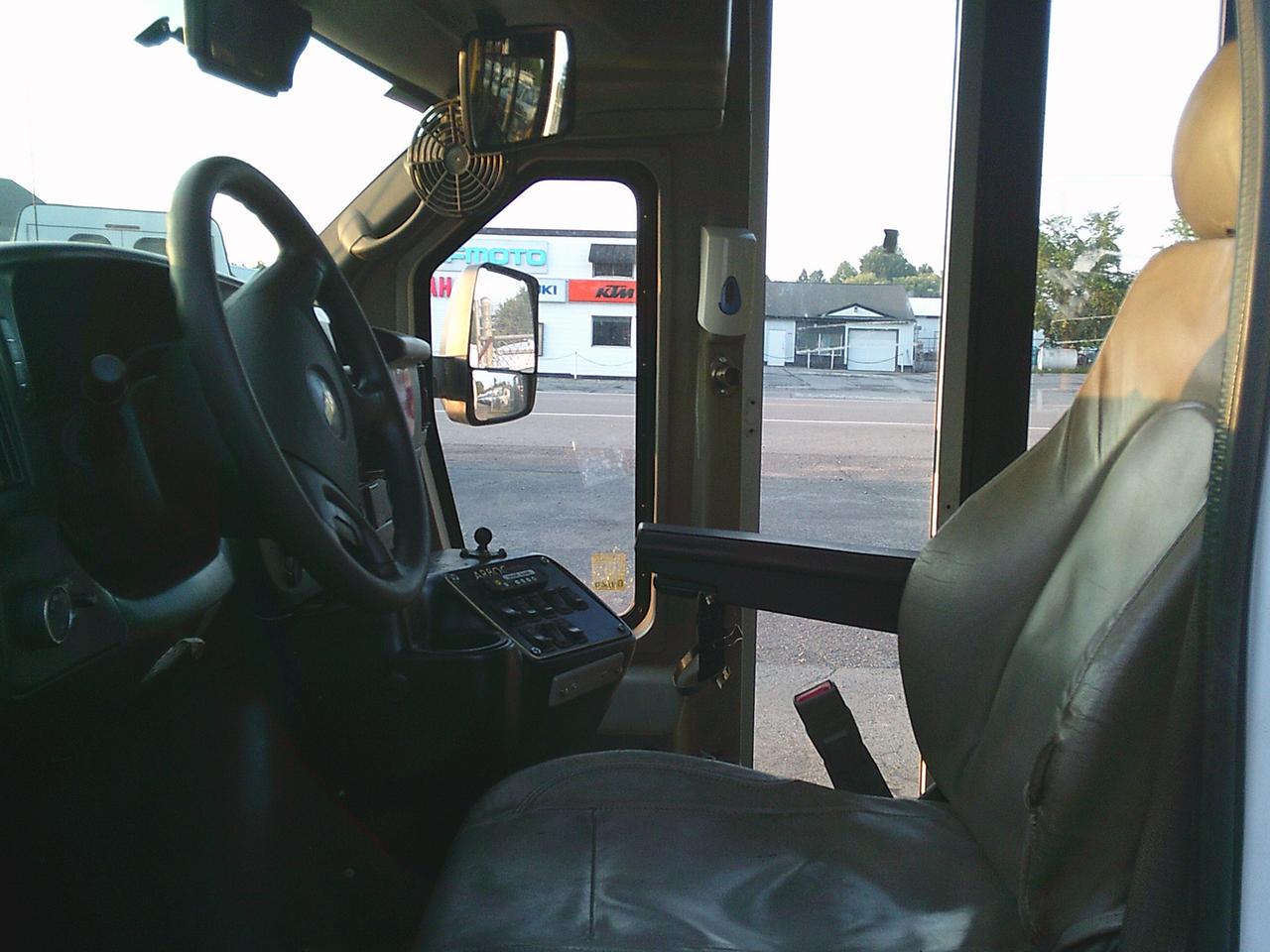 2015 Chevrolet Express Commercial Cutaway Diesel Photo